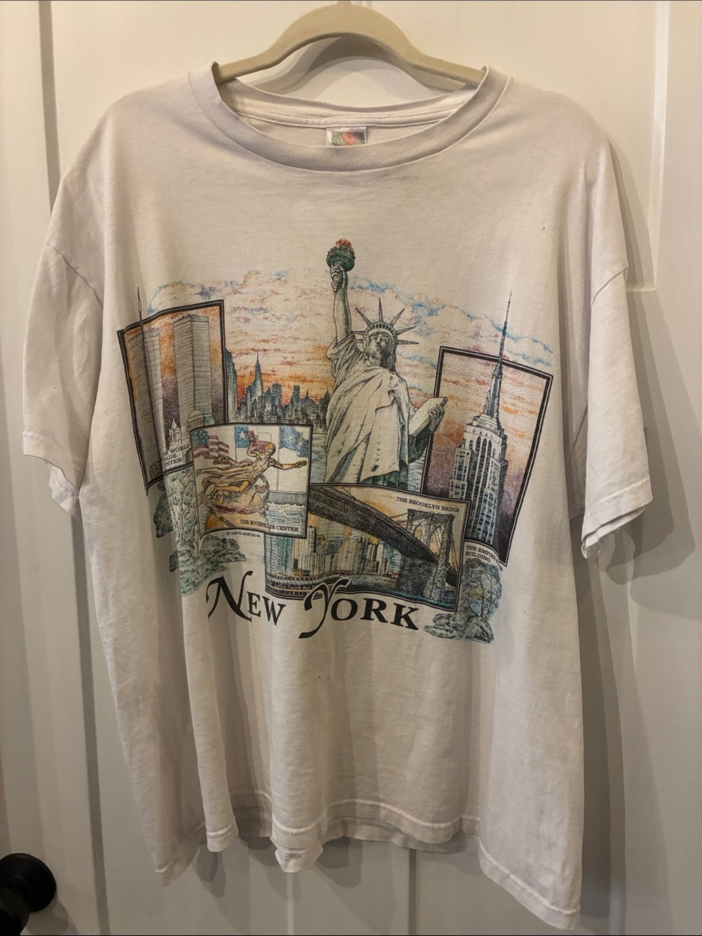 Vintage New York Graphic Tee - Statue of Liberty